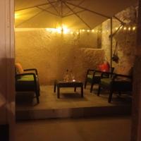 Cour la nuit/Courtyard at night